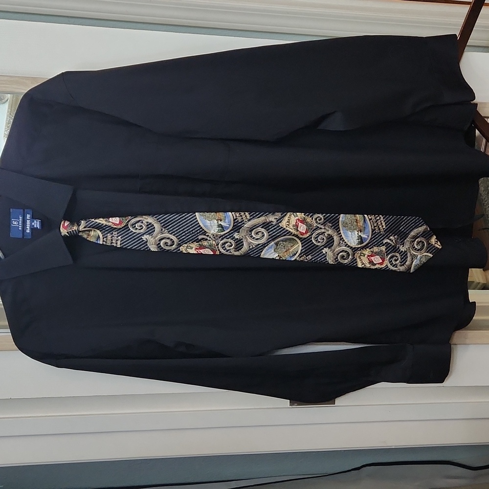 Elegant Black and Gold Men's Tie